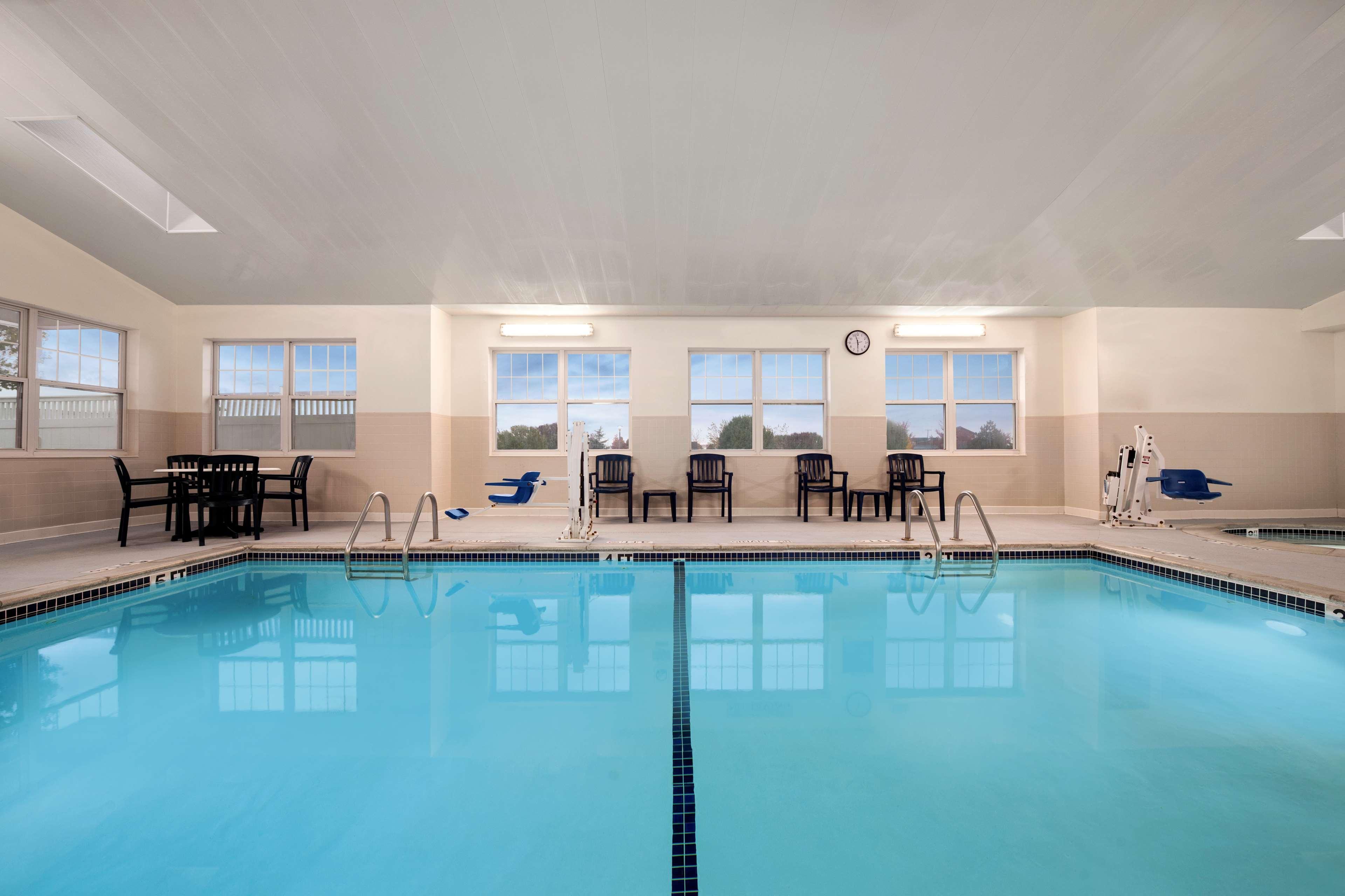 Country Inn & Suites By Radisson, Dundee, Mi Exteriér fotografie